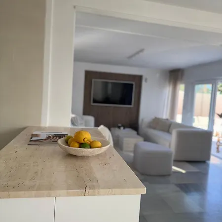 In Nueva Andalucia Close To Everything Vila Marbella